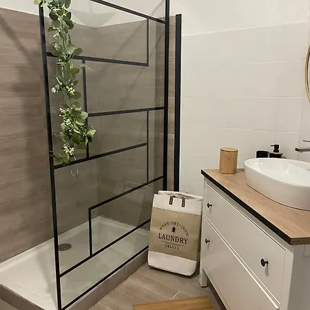 Appartement Mas De Rofa Piscine Et Grand Jardin Au Pieds Des Cévennes *